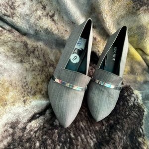 💸COPY - NINE WEST Gray Heels 👠 🤍 size 9